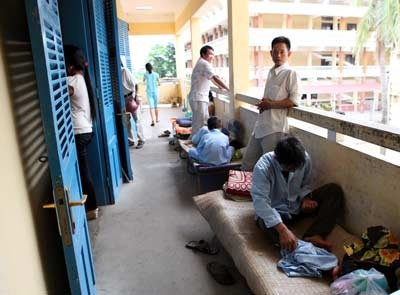 Tình hình sốt xuất huyết và sốt rét tiếp tục diễn biến phức tạp - 1 Tình hình sốt xuất huyết và sốt rét tiếp tục diễn biến phức tạp - 1