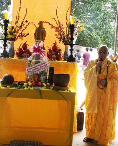 12.000 bông hồng Đà Lạt “cài lên” mộ liệt sĩ - 3