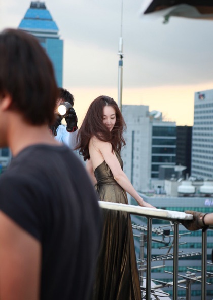 Ngắm “người đẹp khóc” Choi Ji Woo tạo dáng - 1 Ngắm “người đẹp khóc” Choi Ji Woo tạo dáng - 1