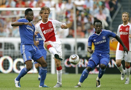 Hàng thủ mắc lỗi nặng, Chelsea gục ngã trước Ajax - 1