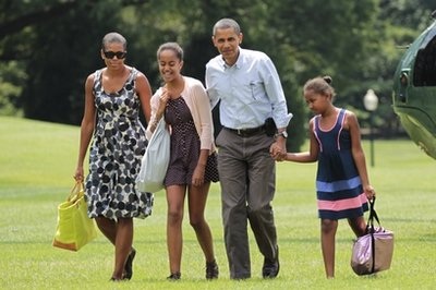 Tổng thống Obama muốn con gái làm người trông trẻ - 1 Tổng thống Obama muốn con gái làm người trông trẻ - 1