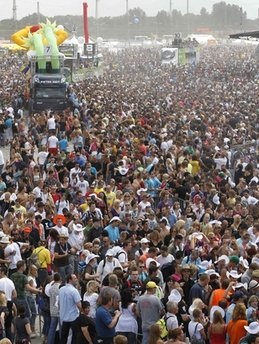 Đức: Giẫm đạp trong lễ hội âm nhạc, 18 người thiệt mạng - 3