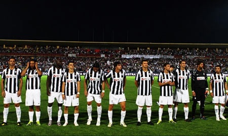 “Bà đầm già” Juventus ngược dòng đả bại Lyon - 1