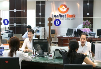 Ngân hàng tăng áp lực về lợi nhuận - 1