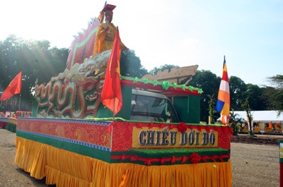 Rước long vị vua Lý Thái Tổ từ đền Đô về Thăng Long - 1