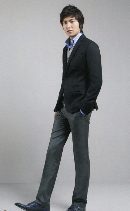 “Hotboy” Lee Min Ho làm quý ông lịch lãm - 17