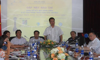 Vinh danh “vì sự phát triển nông nghiệp, nông dân, nông thôn” - 1 Vinh danh “vì sự phát triển nông nghiệp, nông dân, nông thôn” - 1