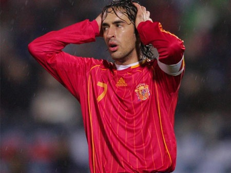 Những dấu ấn đáng nhớ của Raul cùng Real Madrid (P2) - 9 Những dấu ấn đáng nhớ của Raul cùng Real Madrid (P2) - 9