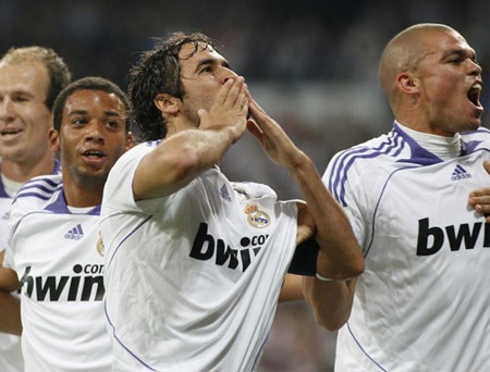 Những dấu ấn đáng nhớ của Raul cùng Real Madrid (P2) - 5 Những dấu ấn đáng nhớ của Raul cùng Real Madrid (P2) - 5