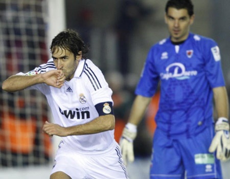 Những dấu ấn đáng nhớ của Raul cùng Real Madrid (P2) - 6 Những dấu ấn đáng nhớ của Raul cùng Real Madrid (P2) - 6