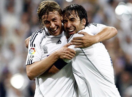 Những dấu ấn đáng nhớ của Raul cùng Real Madrid (P2) - 8 Những dấu ấn đáng nhớ của Raul cùng Real Madrid (P2) - 8