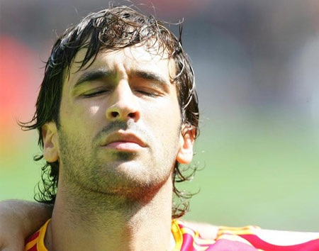 Những dấu ấn đáng nhớ của Raul cùng Real Madrid (P2) - 12 Những dấu ấn đáng nhớ của Raul cùng Real Madrid (P2) - 12