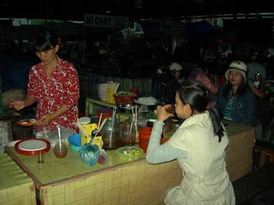 Gần 20% cơ sở ăn uống không đạt tiêu chuẩn VSATTP - 1 Gần 20% cơ sở ăn uống không đạt tiêu chuẩn VSATTP - 1