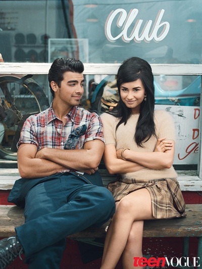 Demi Lovato - Joe Jonas: Vẫn diễn cảnh “tình tứ” dù đã chia tay - 4 Demi Lovato - Joe Jonas: Vẫn diễn cảnh “tình tứ” dù đã chia tay - 4