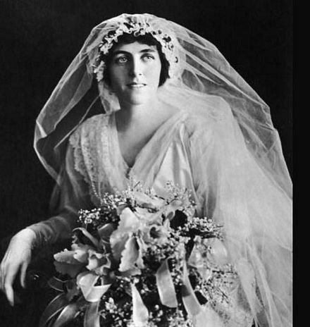 Khi các tiểu thư Nhà Trắng lên xe hoa - 3 Khi các tiểu thư Nhà Trắng lên xe hoa - 3