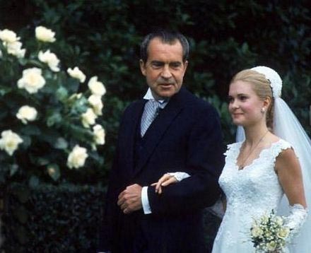 Khi các tiểu thư Nhà Trắng lên xe hoa - 6 Khi các tiểu thư Nhà Trắng lên xe hoa - 6