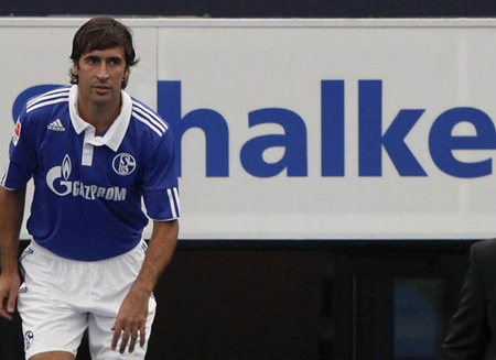 Raul ra mắt chiếc áo số 7 tại Schalke 04 - 4 Raul ra mắt chiếc áo số 7 tại Schalke 04 - 4