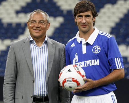 Raul ra mắt chiếc áo số 7 tại Schalke 04 - 5 Raul ra mắt chiếc áo số 7 tại Schalke 04 - 5