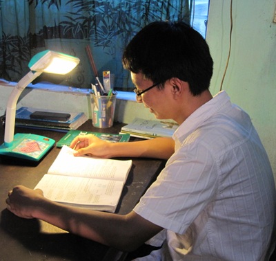 Quan tâm giáo dục con cái cũng cần có phương pháp - 1