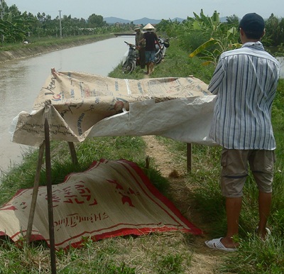 Người đàn ông chết bất thường trên dòng kênh - 1