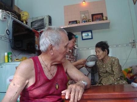 Cuộc sống đạm bạc của cụ già trúng số bạc tỷ - 2