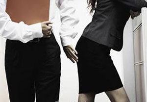 “Yêu râu xanh” quấy rối sinh viên nữ - 1 “Yêu râu xanh” quấy rối sinh viên nữ - 1