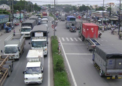 TPHCM đề xuất hạn chế ô tô tải vào nội đô - 1