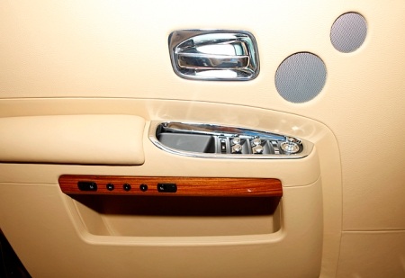 Cận cảnh Rolls-Royce Ghost tại Việt Nam - 8 Cận cảnh Rolls-Royce Ghost tại Việt Nam - 8
