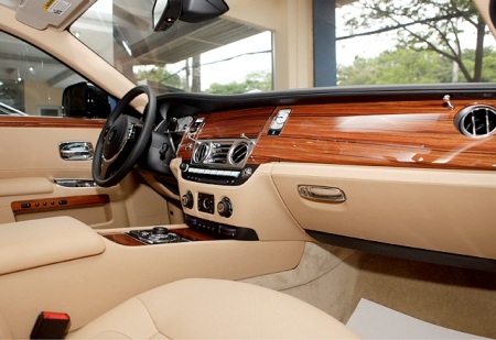 Cận cảnh Rolls-Royce Ghost tại Việt Nam - 23 Cận cảnh Rolls-Royce Ghost tại Việt Nam - 23