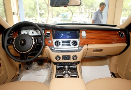 Cận cảnh Rolls-Royce Ghost tại Việt Nam - 11 Cận cảnh Rolls-Royce Ghost tại Việt Nam - 11