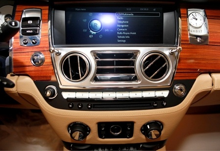 Cận cảnh Rolls-Royce Ghost tại Việt Nam - 15 Cận cảnh Rolls-Royce Ghost tại Việt Nam - 15