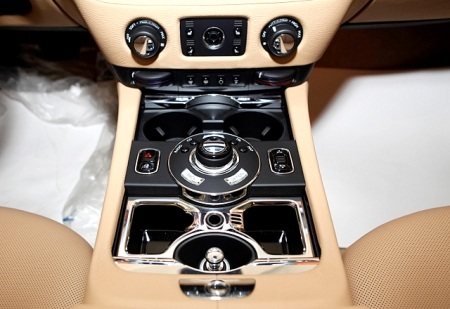 Cận cảnh Rolls-Royce Ghost tại Việt Nam - 16 Cận cảnh Rolls-Royce Ghost tại Việt Nam - 16
