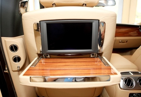 Cận cảnh Rolls-Royce Ghost tại Việt Nam - 21 Cận cảnh Rolls-Royce Ghost tại Việt Nam - 21