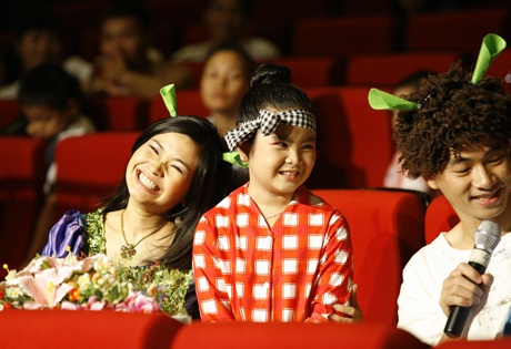 Xuân Bắc, Châu Anh, Thái Thùy Linh “ngố” khi…làm mặt xấu - 10