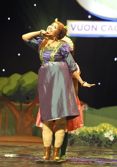 Xuân Bắc, Châu Anh, Thái Thùy Linh “ngố” khi…làm mặt xấu - 4