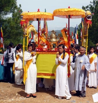 Hơn 2 vạn người nô nức khai hội Quán Thế Âm - 3