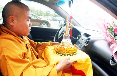 Hoàng gia Thái Lan cúng dường xá lợi Phật chào mừng Đại lễ Thủ đô - 3 Hoàng gia Thái Lan cúng dường xá lợi Phật chào mừng Đại lễ Thủ đô - 3