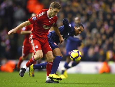 Liverpool tái chiêu mộ Fabio Aurelio - 1 Liverpool tái chiêu mộ Fabio Aurelio - 1