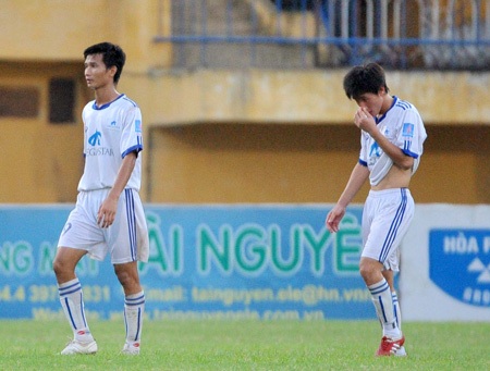 B. Bình Dương hòa thất vọng, SHB Đà Nẵng thảm bại - 2