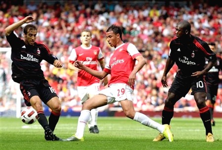 Arsenal hòa tiếc nuối AC Milan tại Emirates Cup - 1