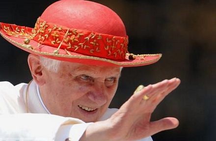 Thời trang mũ của Giáo hoàng Bennedict XVI - 2 Thời trang mũ của Giáo hoàng Bennedict XVI - 2