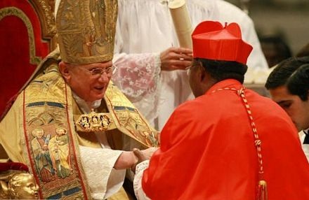 Thời trang mũ của Giáo hoàng Bennedict XVI - 11 Thời trang mũ của Giáo hoàng Bennedict XVI - 11