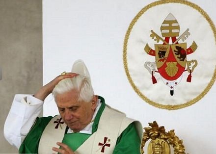 Thời trang mũ của Giáo hoàng Bennedict XVI - 5 Thời trang mũ của Giáo hoàng Bennedict XVI - 5
