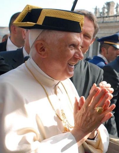 Thời trang mũ của Giáo hoàng Bennedict XVI - 12 Thời trang mũ của Giáo hoàng Bennedict XVI - 12