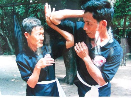 Ngắm những binh khí, trang phục võ cổ truyền Việt Nam - 5 Ngắm những binh khí, trang phục võ cổ truyền Việt Nam - 5