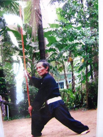 Ngắm những binh khí, trang phục võ cổ truyền Việt Nam - 8 Ngắm những binh khí, trang phục võ cổ truyền Việt Nam - 8