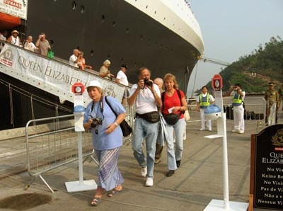 Khách du lịch đến Việt Nam tăng mạnh - 1