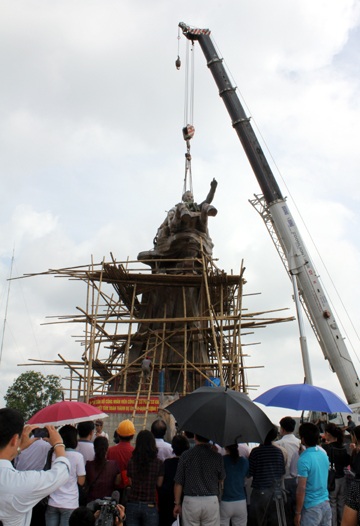 Hoàn tất Tượng đài Thánh Gióng trên đỉnh núi Đá Chồng - 1