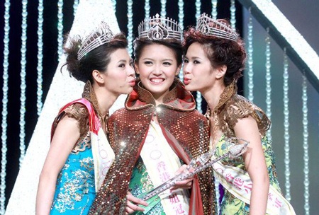 Người đẹp 20 tuổi trở thành Hoa hậu Hồng Kông 2010 - 2 Người đẹp 20 tuổi trở thành Hoa hậu Hồng Kông 2010 - 2