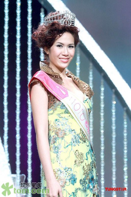 Người đẹp 20 tuổi trở thành Hoa hậu Hồng Kông 2010 - 9 Người đẹp 20 tuổi trở thành Hoa hậu Hồng Kông 2010 - 9